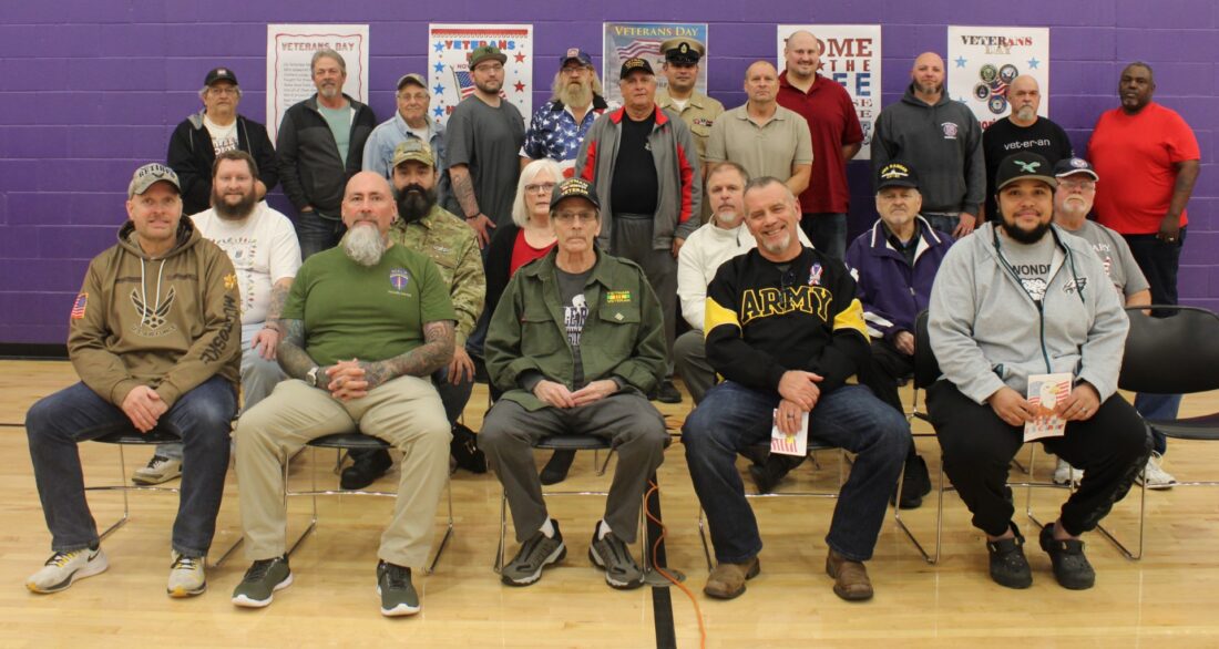 Students thank veterans | News, Sports, Jobs - Vimarsana News